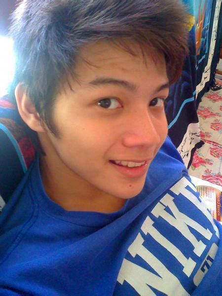 binatilyong malibog: Gwapong Jakolero .